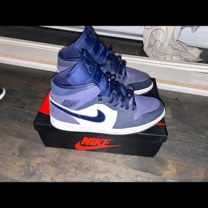 Jordan 1 mid